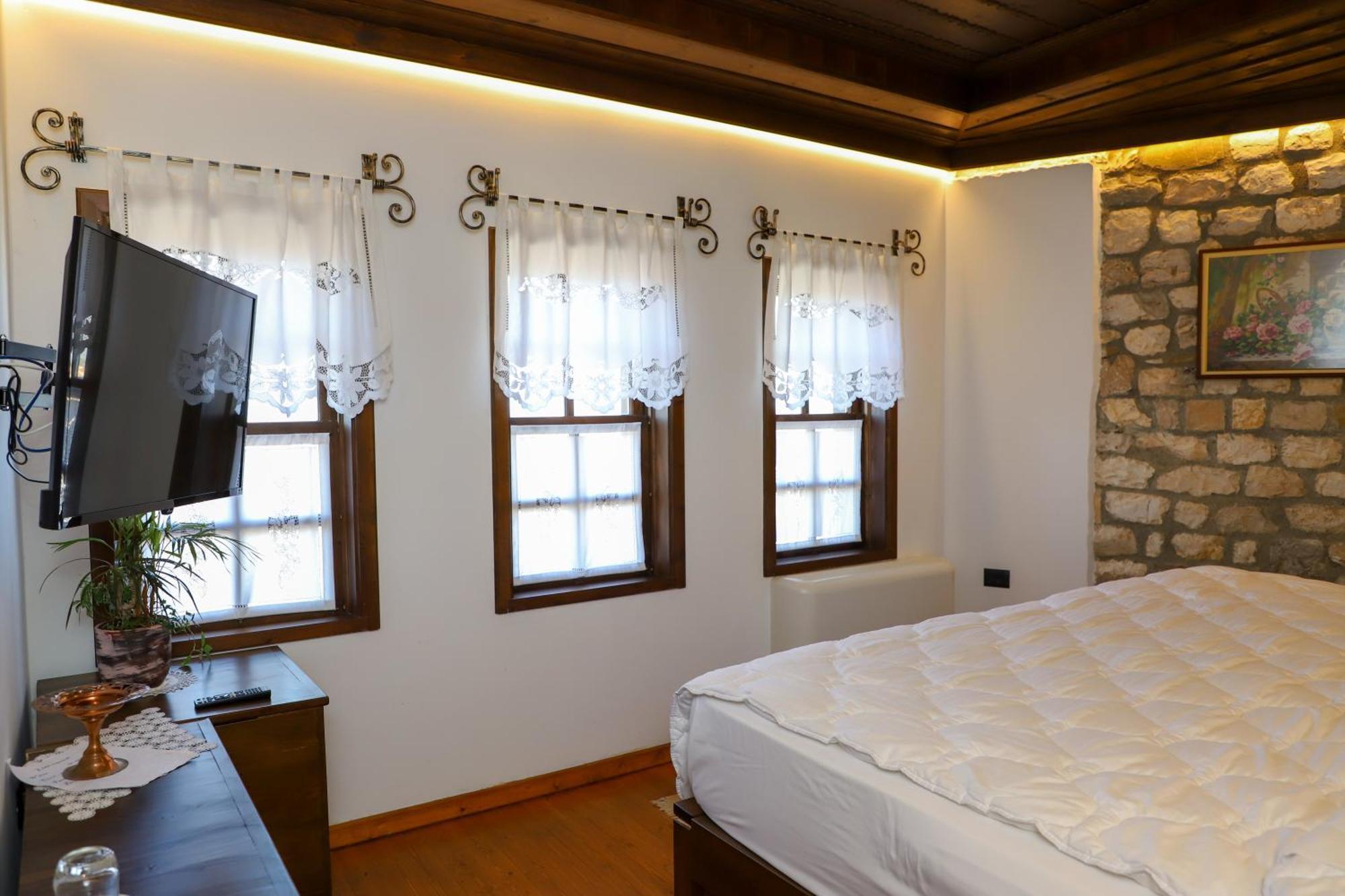 Villa Oda Tomori Берат Екстер'єр фото